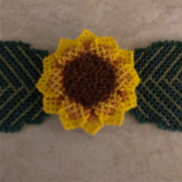 Sunflower Bracelet Hand Beaded Gorgeous Artist Created Bracelet Flower fantasy - Picture 2 of 3